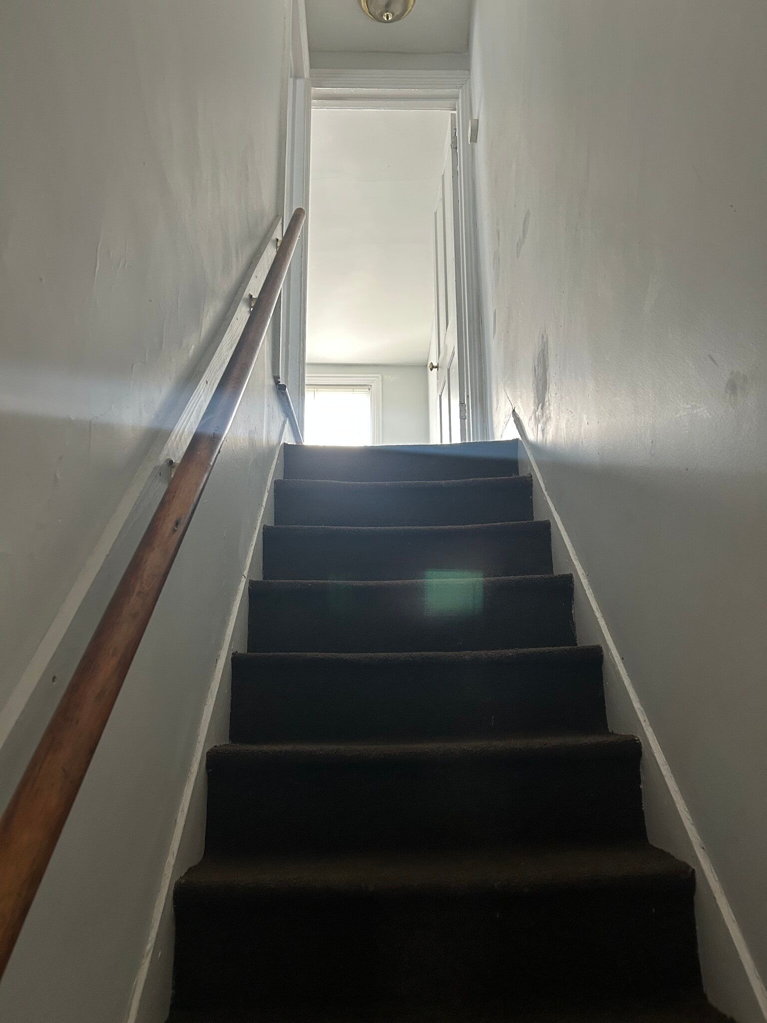 Building Photo - 604 E 5th St