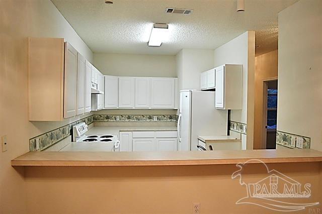 Building Photo - 5880 Spanish Trail