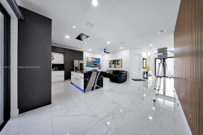 Building Photo - 1550 SW 89th Ct