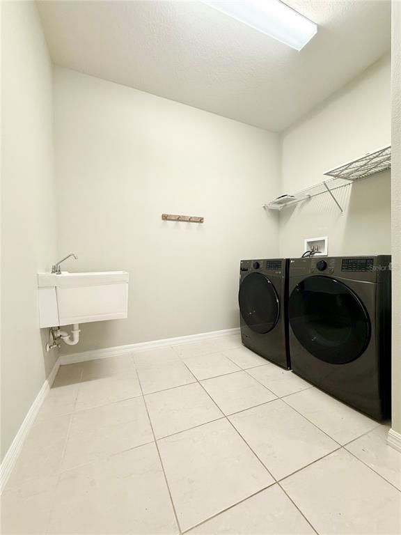 Building Photo - 10843 Rolling Moss Rd