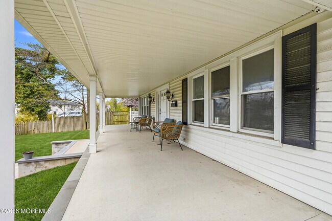 Building Photo - 309 Cedar Ave