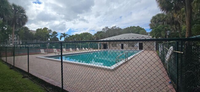 Building Photo - 1200 NW 87th Ave