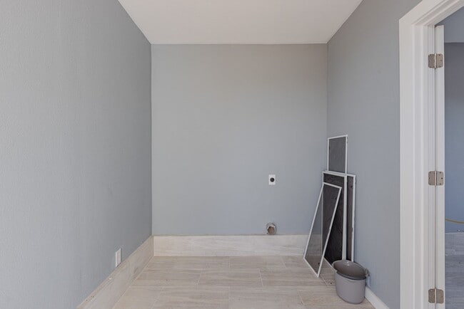 Building Photo - 1202 E 42nd St