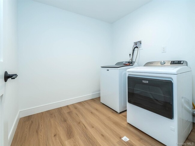 Building Photo - 35 Dunwood Rd