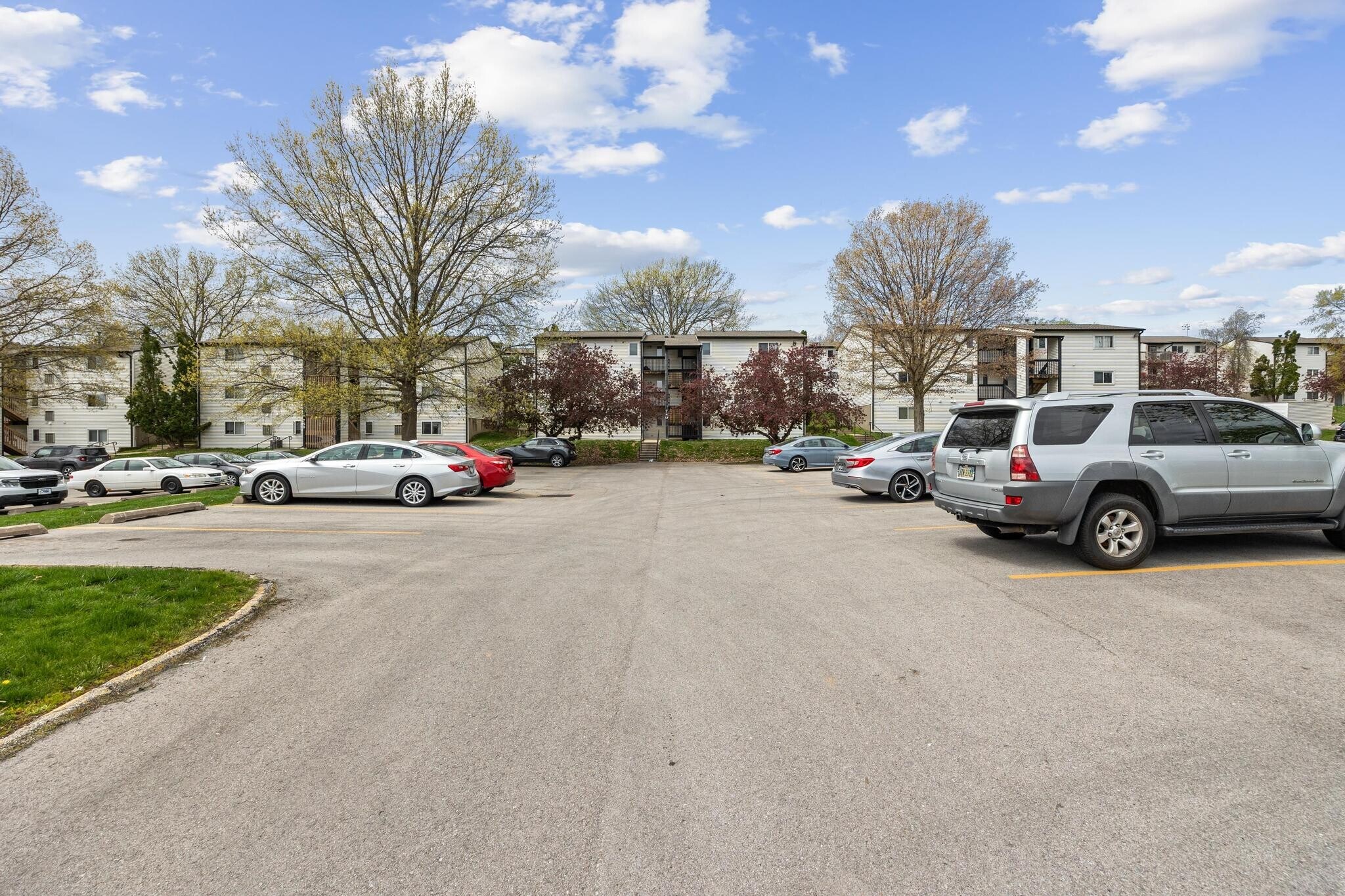 Building Photo - 740 Westwinds Dr