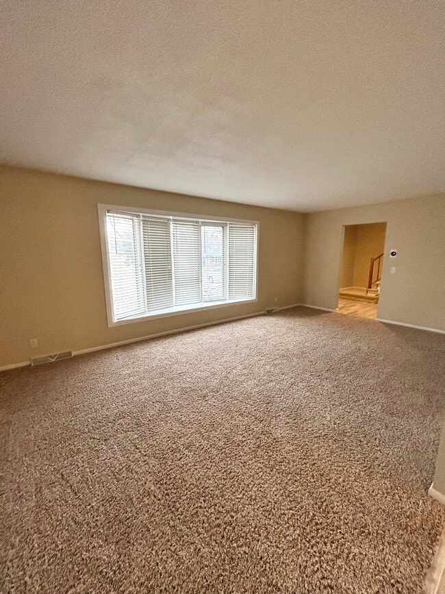 Building Photo - 5109 Coachman Rd