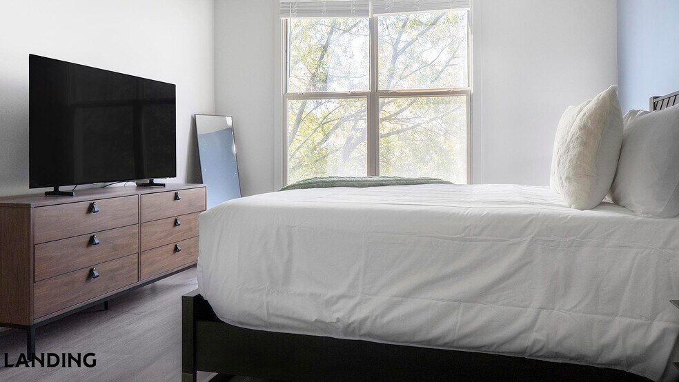 Building Photo - 49 Boulevard SE