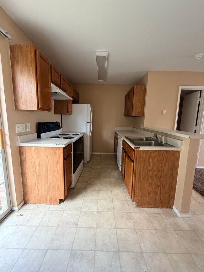 Building Photo - 5703 Redstone Dr