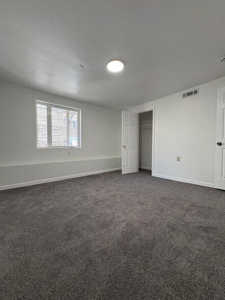 Building Photo - 2023 Lincoln Ave