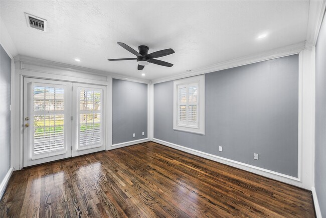 Building Photo - 1422 Gardenia Dr