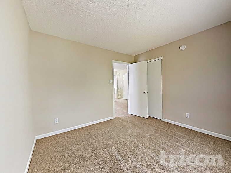 Building Photo - 12341 Stowe Acres Dr