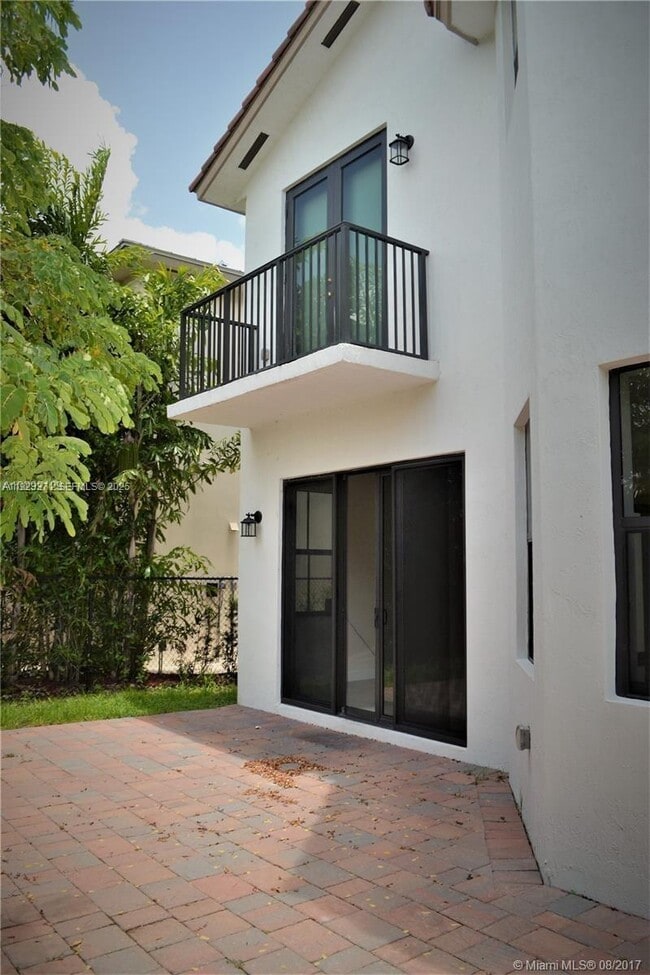 Building Photo - 6930 NW 106th Ave