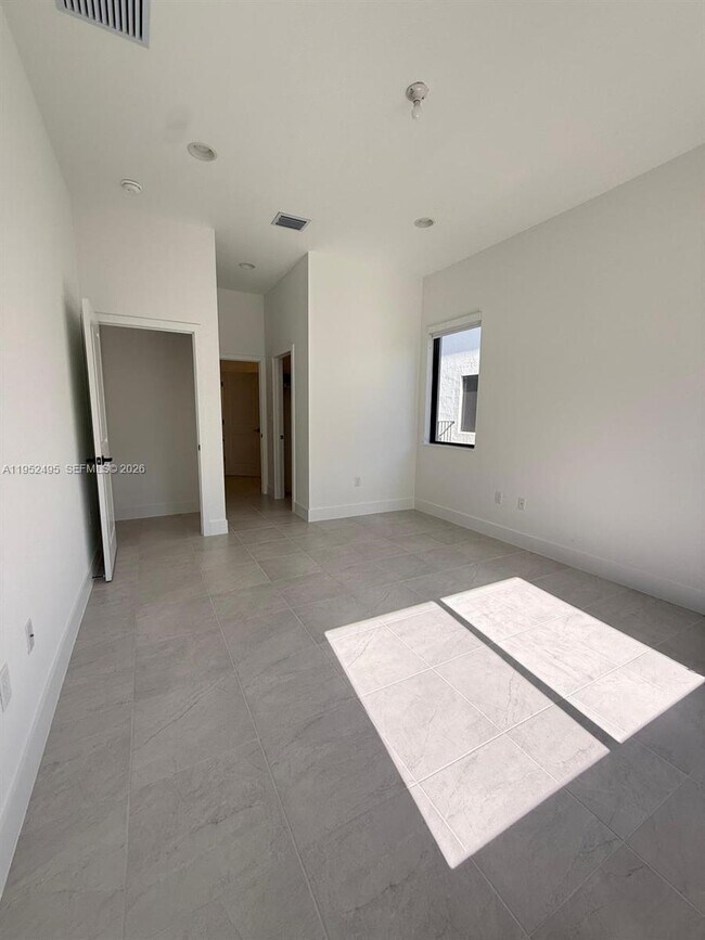 Building Photo - 5816 Agostino Way