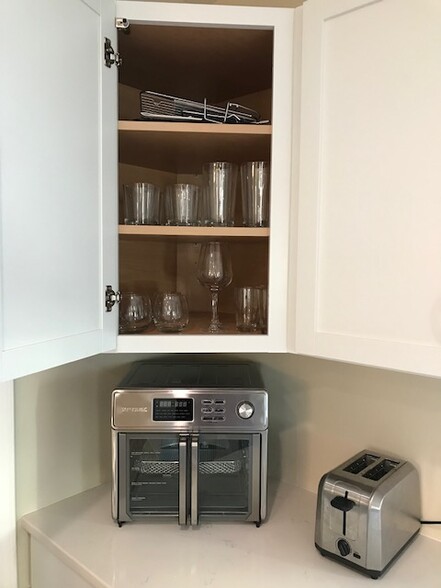 Glassware and air fryer. - 2225 Middleton Beach Rd