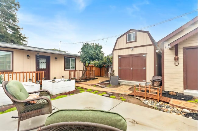 Primary Photo - 1615-1617 D St, Unit 1615D