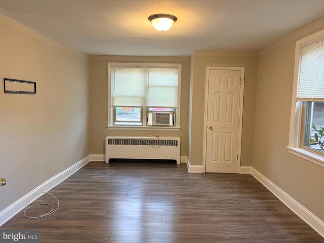 Building Photo - 1017 N York Rd