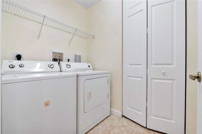 Building Photo - 8287 NW 128th Ln