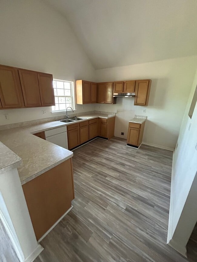 Building Photo - 545 Carlton Pointe Dr