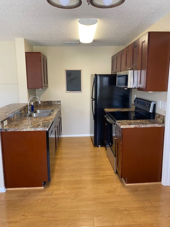 Building Photo - RENT SPECIAL-Regency Park at Lake Mary Corner Unit with Wrap-Around Balcony!