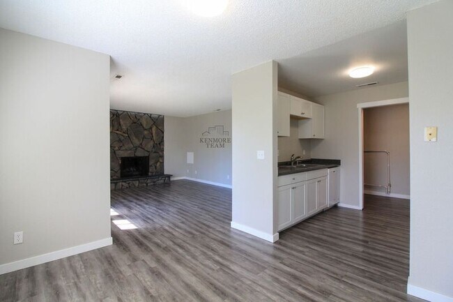 Primary Photo - 6809 W Kennewick Ave