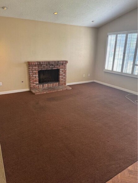 Building Photo - 7513 Center Ave