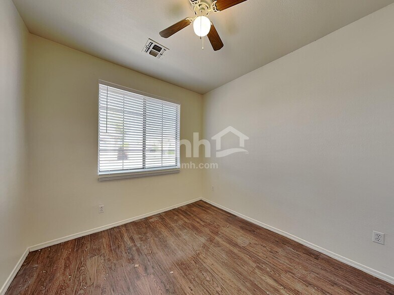 Building Photo - 8953 E Capri Ave