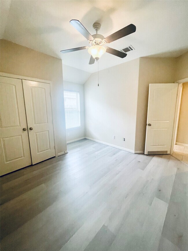 Building Photo - 6838 Pear Point Ln