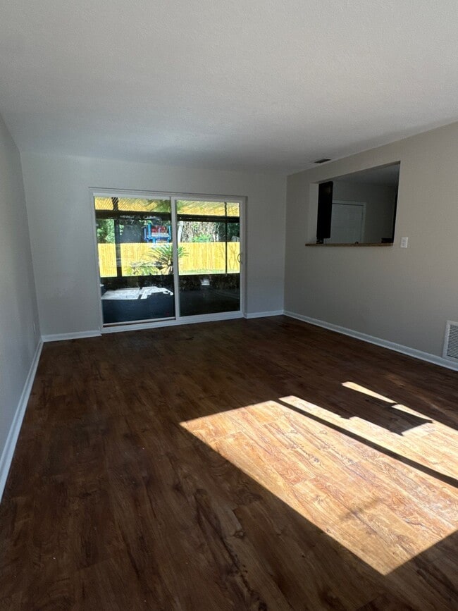 Building Photo - 8103 Joffre Dr