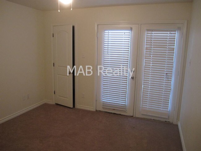 Building Photo - 9829 Walnut