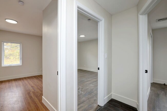 Building Photo - 800 Quinnipiac Ave