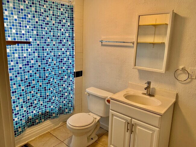 Building Photo - 2016 Dunlavy St