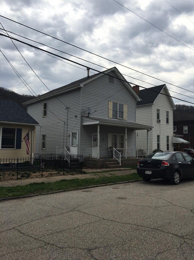 Building Photo - 928 2nd Ave