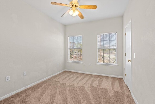 Building Photo - 7502 Lazy Creek Dr