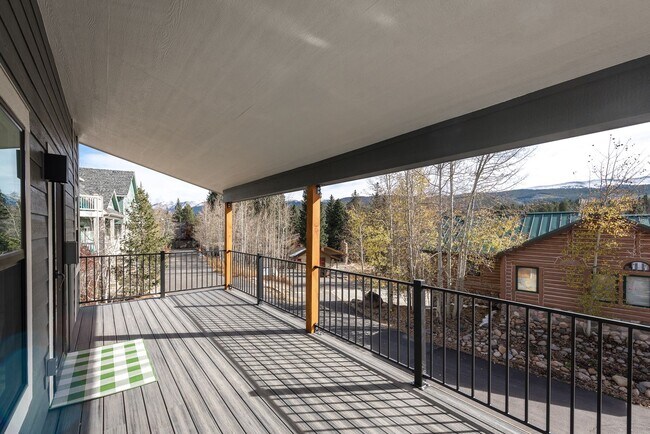 Building Photo - 313 Vasquez Rd