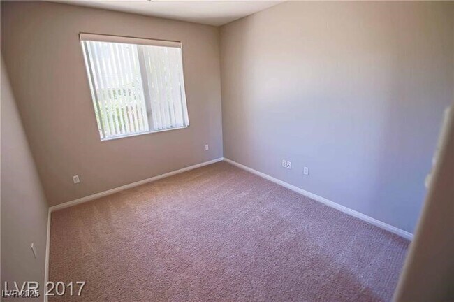 Building Photo - 348 Lakewood Garden Dr