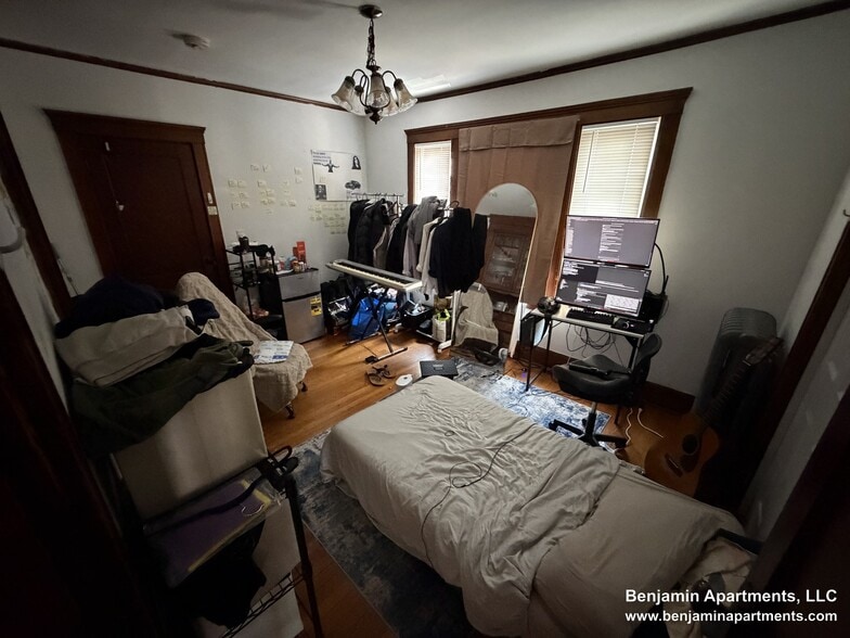 Building Photo - 23 Moraine St