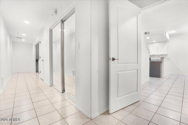 Building Photo - 3150 E Beardsley Rd