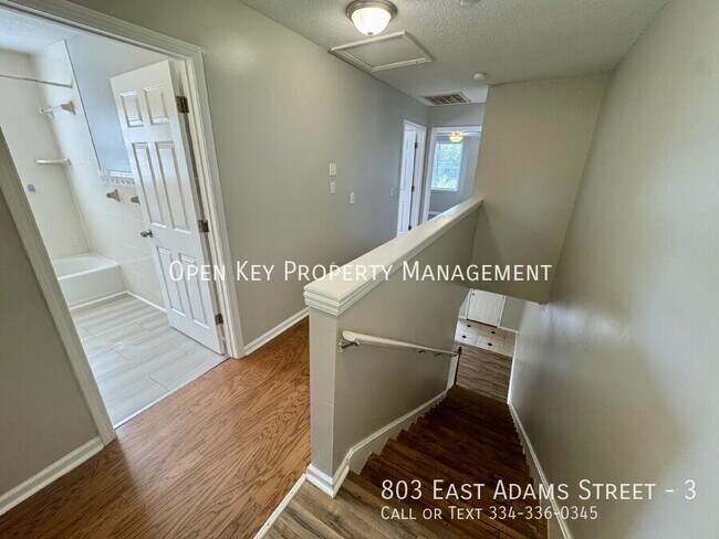 Building Photo - 803 E Adams St