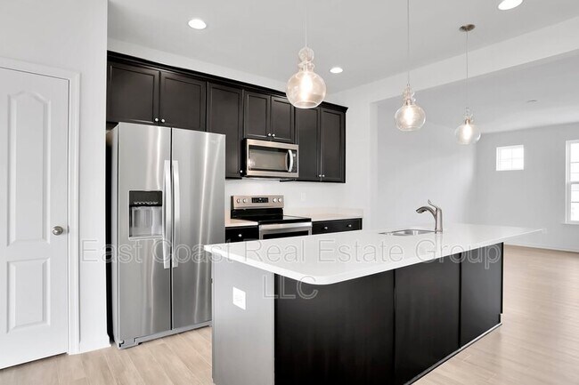 Building Photo - 153 Charterhouse St