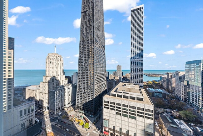 Building Photo - 111 E Chestnut St