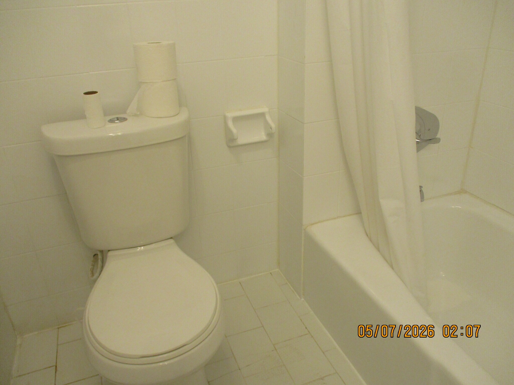 add pic Full Bath - 15-34 Parmelee Ave