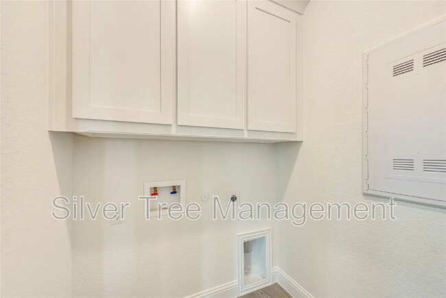 Building Photo - 9501 Moon Cactus Dr