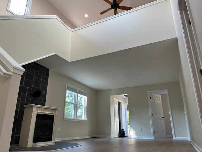 Building Photo - 122 Garris Rd