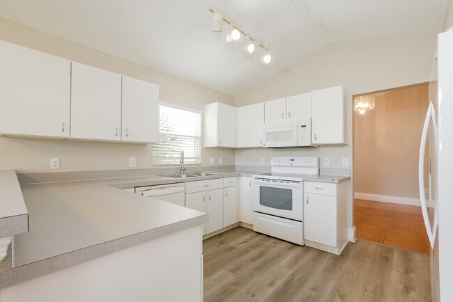 Building Photo - 13625 Springtide Ct