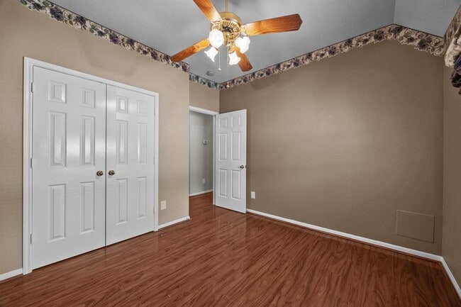 Building Photo - 2723 Shelby Dr
