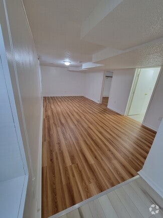 Building Photo - 326 1st Ave S