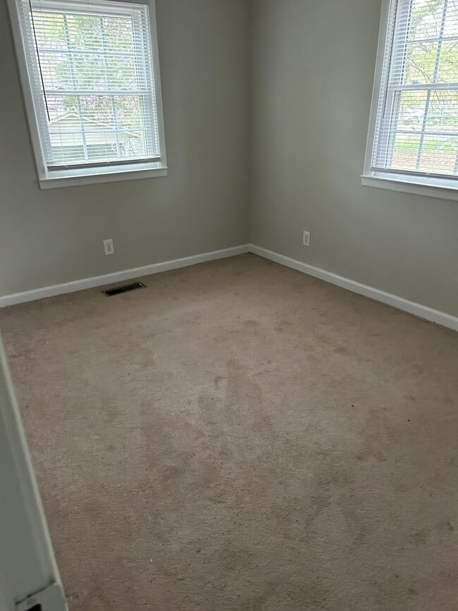 Building Photo - 3 Bedroom/ 2 Bath Home In High Point- Move In Special $500.00 off the 1st month with a 13 month l...