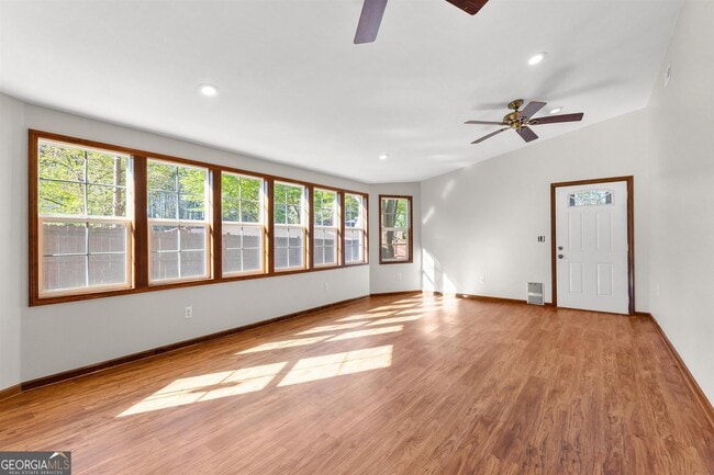 Building Photo - 102 Bluegill Trce