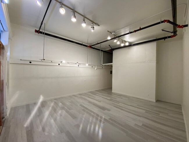Building Photo - 1426 Stockton St