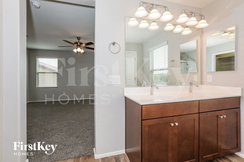 Building Photo - 1157 S Amulet